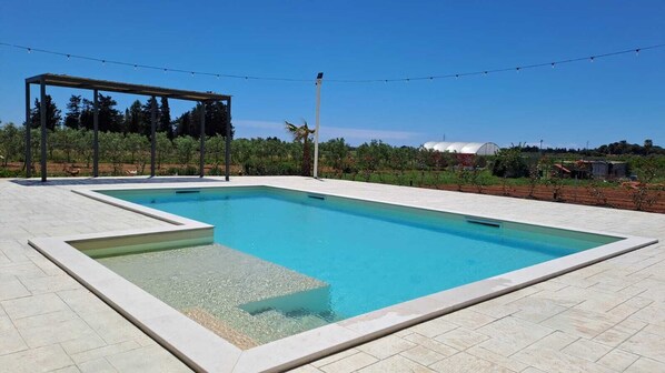 Outdoor pool - 5 minutes from the sea of Gallipoli, Eco Villa with private and independent pool (alezio)