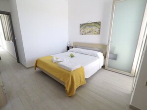 4 bedrooms, travel crib, WiFi, bed sheets - 5 minutes from the sea of Gallipoli, Eco Villa with private and independent pool (alezio)