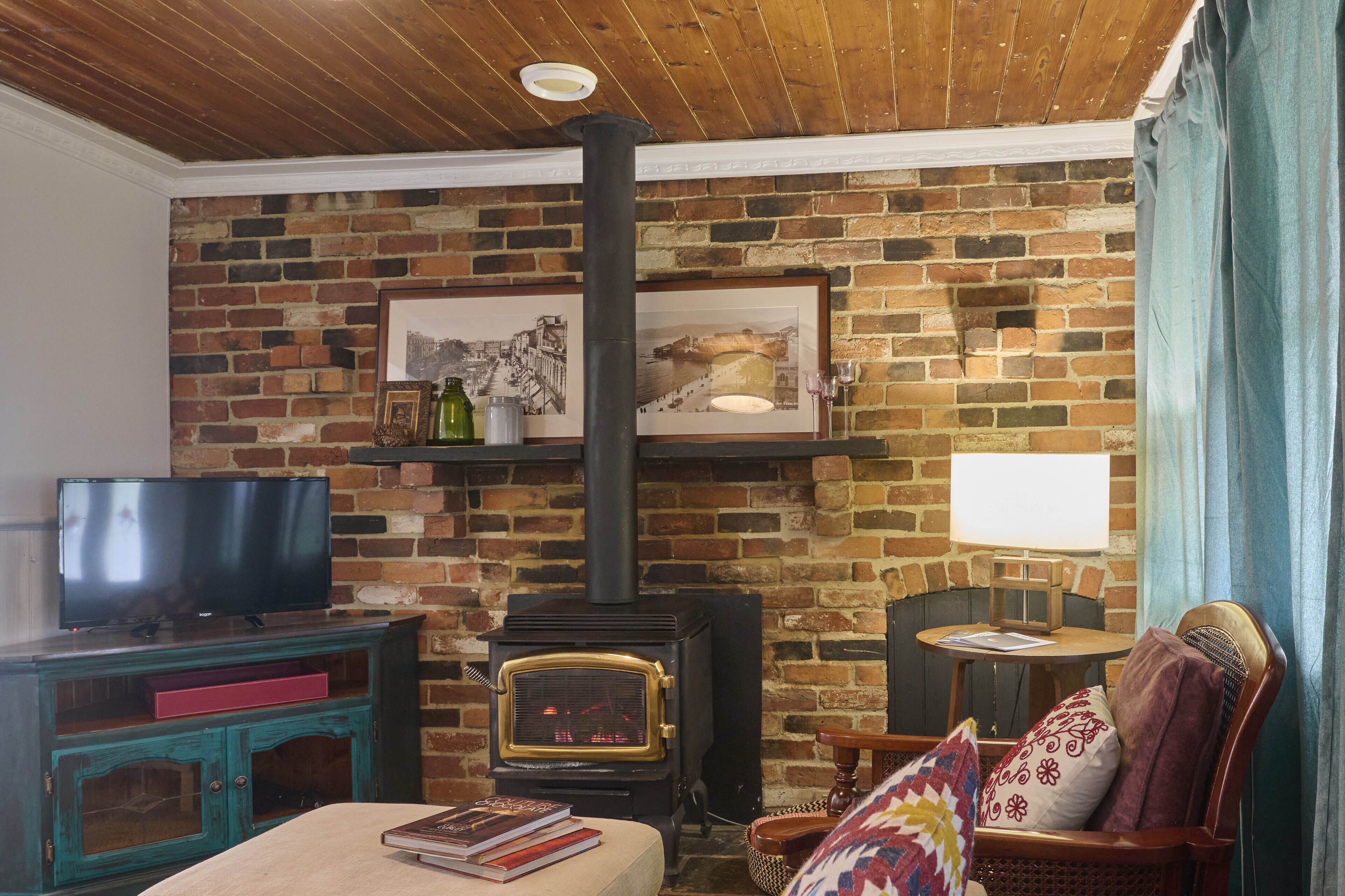 Smart TV, fireplace, books