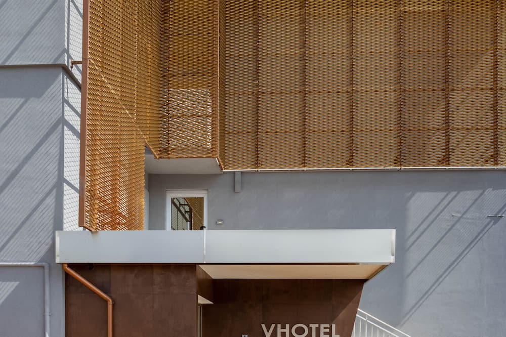 V Hotel