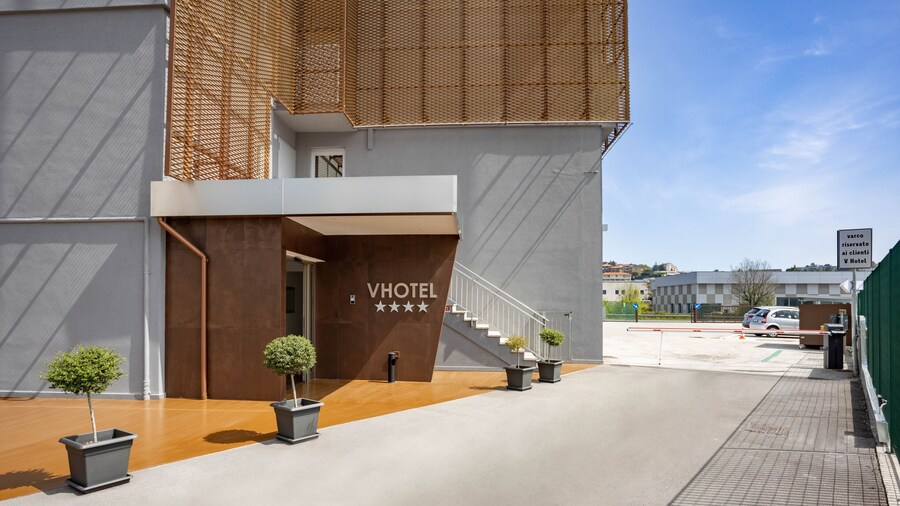 V Hotel