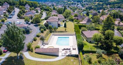 Comfortable villa offering an unobstructed view of the heights of Sarlat