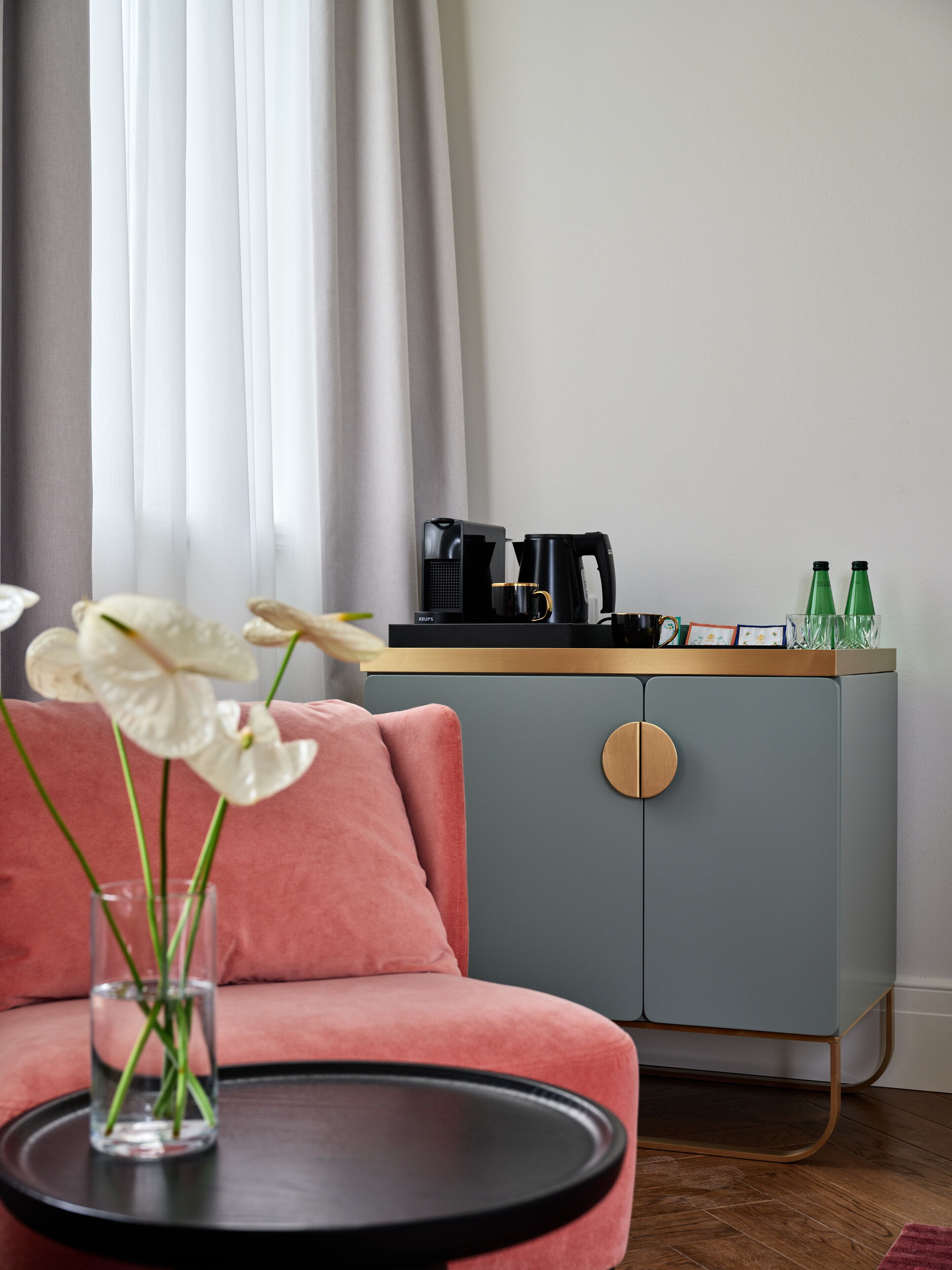 Hypo-allergenic bedding, minibar, in-room safe, desk