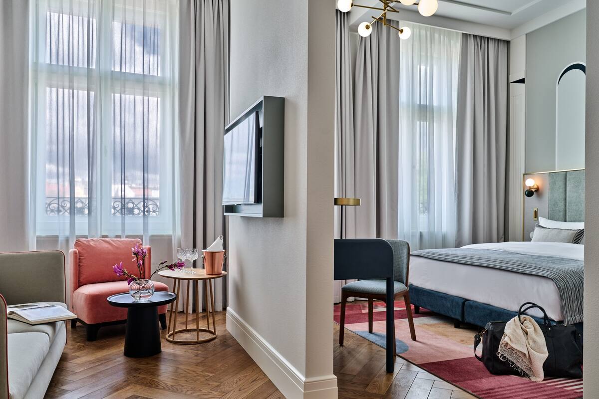 junior double room | 1 bedroom, hypo-allergenic bedding, minibar, in-room safe