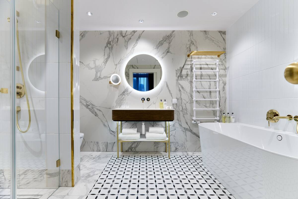 exclusive apartment | bathroom | free toiletries, hair dryer, bathrobes, slippers