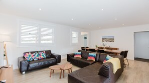 Smart TV - 46 Banjo Patterson Crescent (Jindabyne)