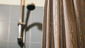 Shower, hair dryer, towels - Appartamento Bolongaro - Affitti Brevi Italia (Stresa)