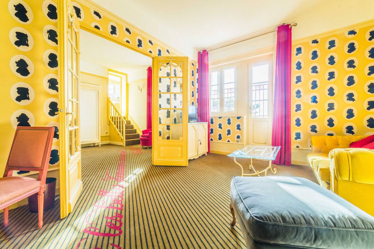 deluxe room (prestige) | 1 bedroom, individually furnished, laptop workspace, blackout curtains