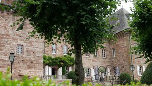 Front of property - Château de Castel Novel Boutique Hôtel  (Varetz)