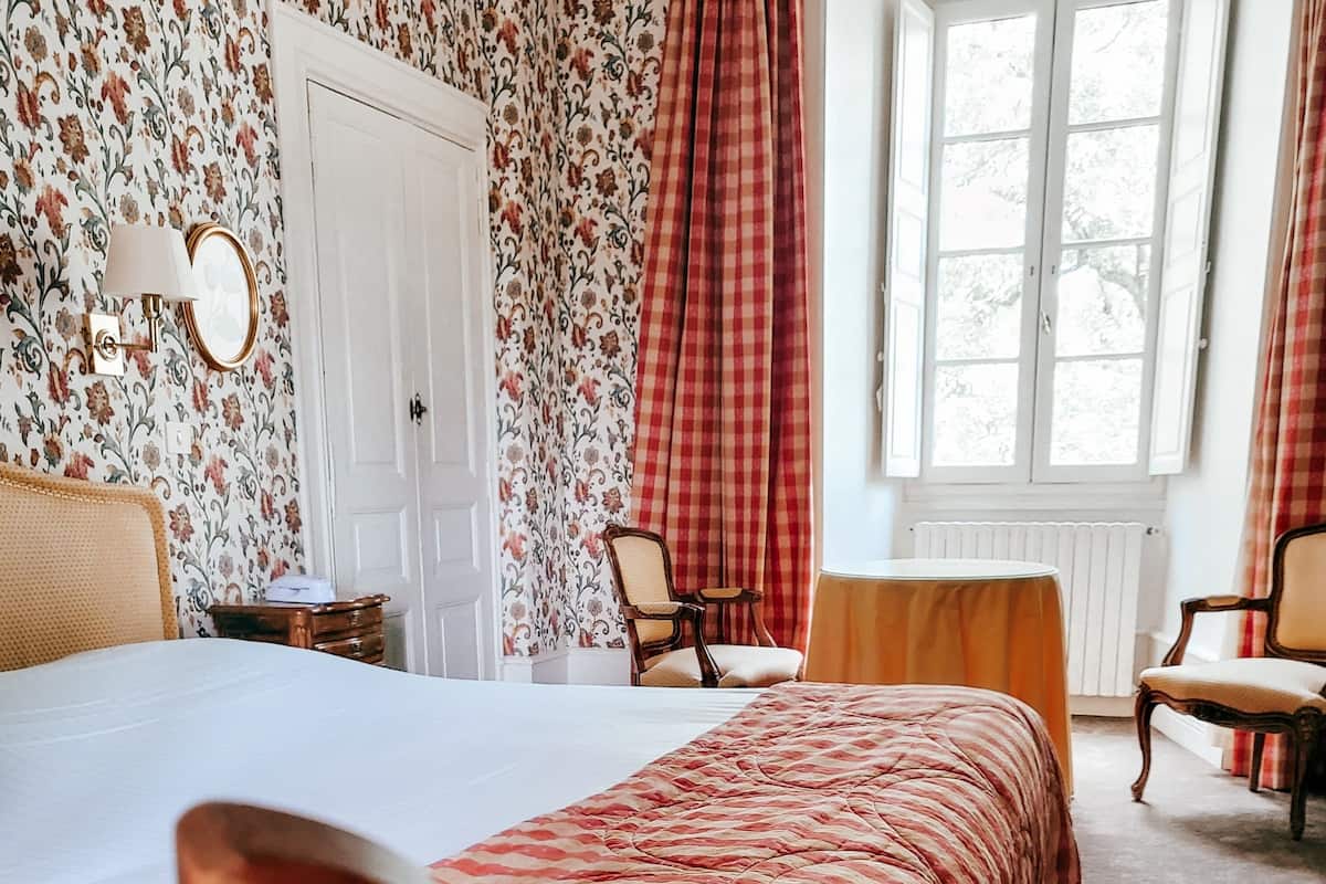 Individually furnished, laptop workspace, blackout curtains, free WiFi