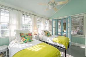 5 bedrooms, desk, iron/ironing board, free WiFi