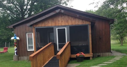 Country Atmosphere - City amenities, Minutes to downtown