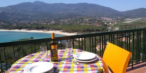 Outdoor dining - Sea view apartment a few minutes from the beach (Toscana)