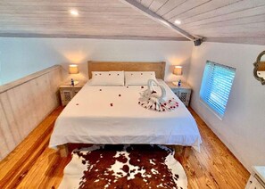 Room - Boathouse La Bougainvillea by Eleuthera Vacation Rentals (North Palmetto Point)