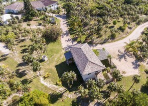 Exterior - Boathouse La Bougainvillea by Eleuthera Vacation Rentals (North Palmetto Point)
