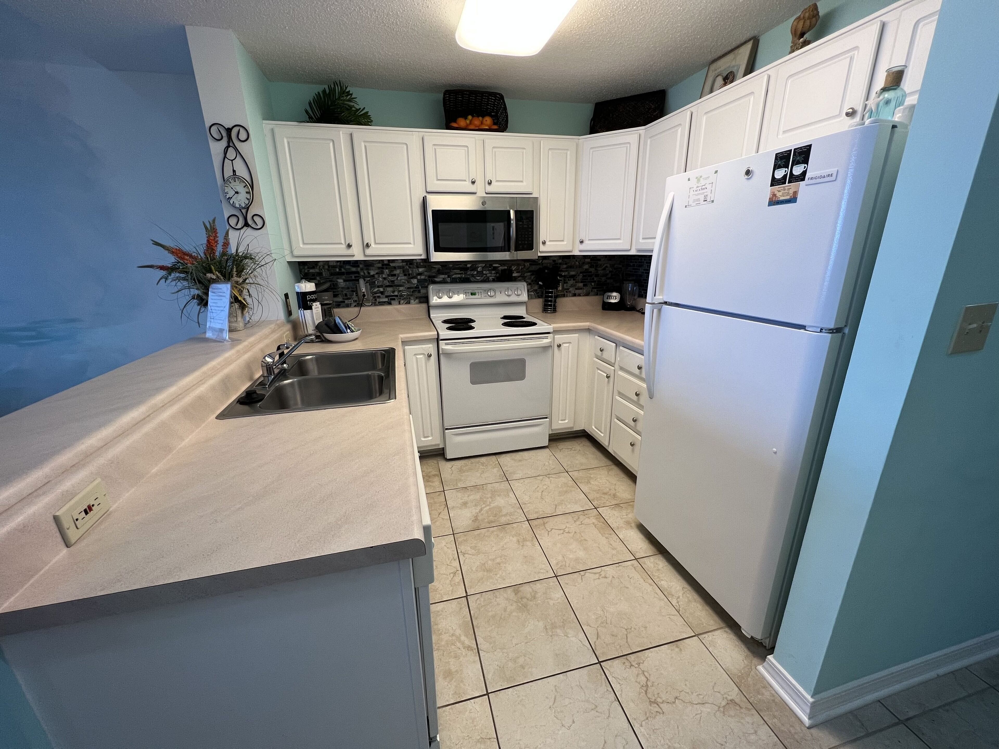 Dunes 501 is a fabulous 2 bedroom in Fort Morgan! The view is fantastic!