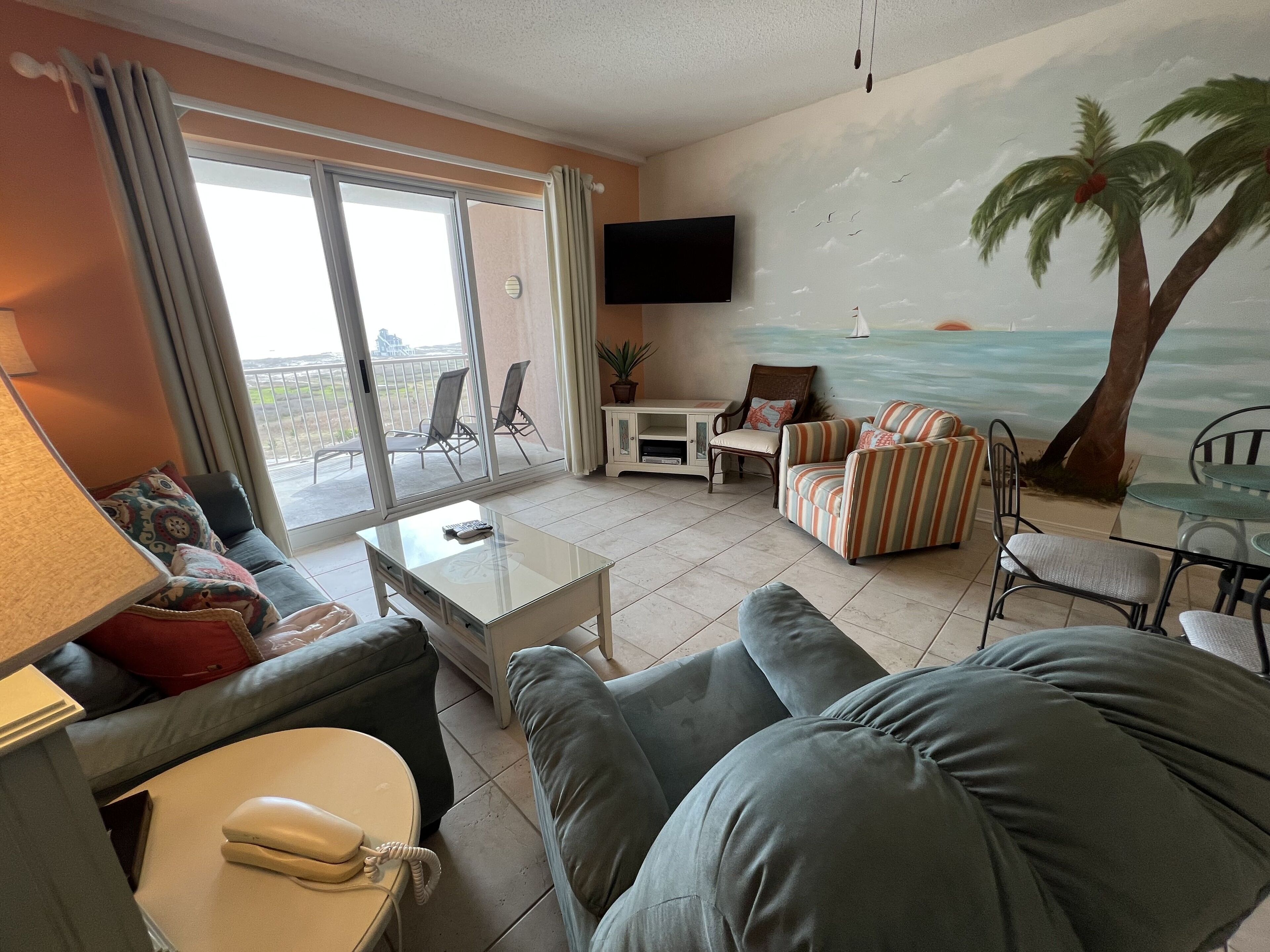 Dunes 501 is a fabulous 2 bedroom in Fort Morgan! The view is fantastic!