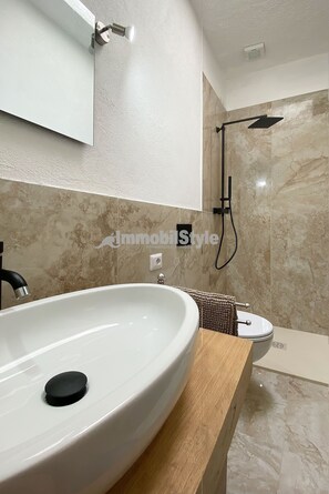 Shower, bidet
