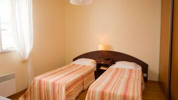Cots/infant beds