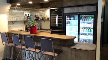 Bar (in der Unterkunft)