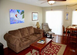 Smart TV, fireplace - 4216  Northview Retreat - Walk to Sledding Hill (Beech Mountain)