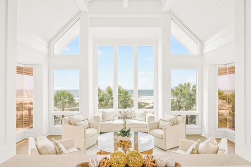 23 South Beach Lagoon: A BESTNEST Luxe by Beverly Serral "Oceanfront"