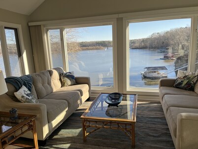 *Stunning Waterfront Views! PVT Deep Water Dock