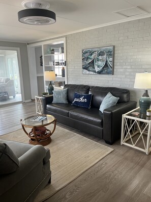 Smart TV, fireplace, DVD player, table football