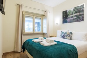 3 bedrooms, iron/ironing board, Internet, bed sheets