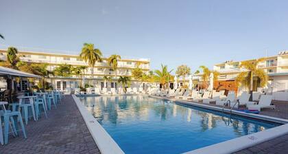 Piece of Paradise 1bed/1bath nightly condo with shared pool