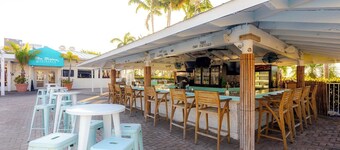 Piece of Paradise 1bed/1bath nightly condo with shared pool