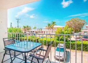 Unclassified image, 5 of 24, button - Piece of Paradise 1bed/1bath nightly condo with shared pool (Marathon)