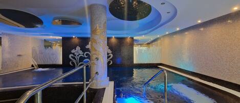 Piscine couverte