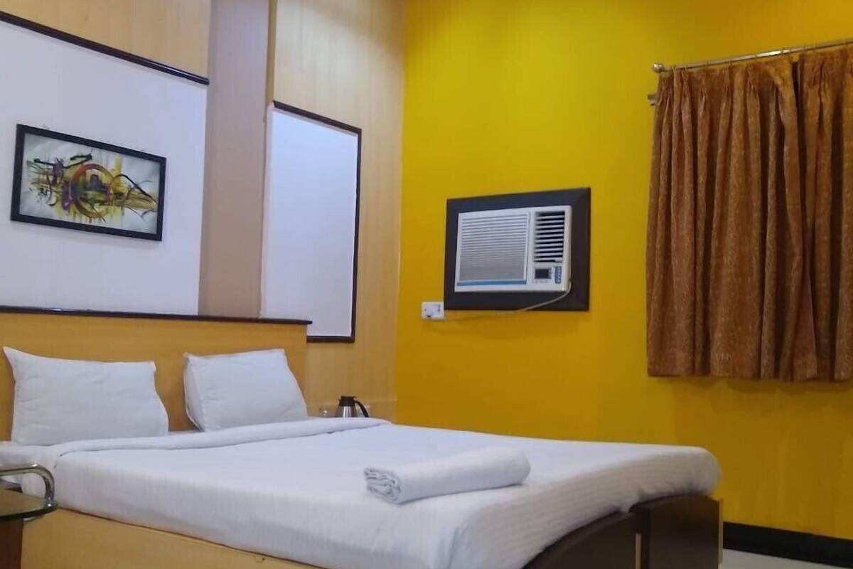 Desk, bed sheets