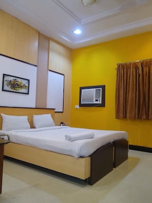 Desk, bed sheets