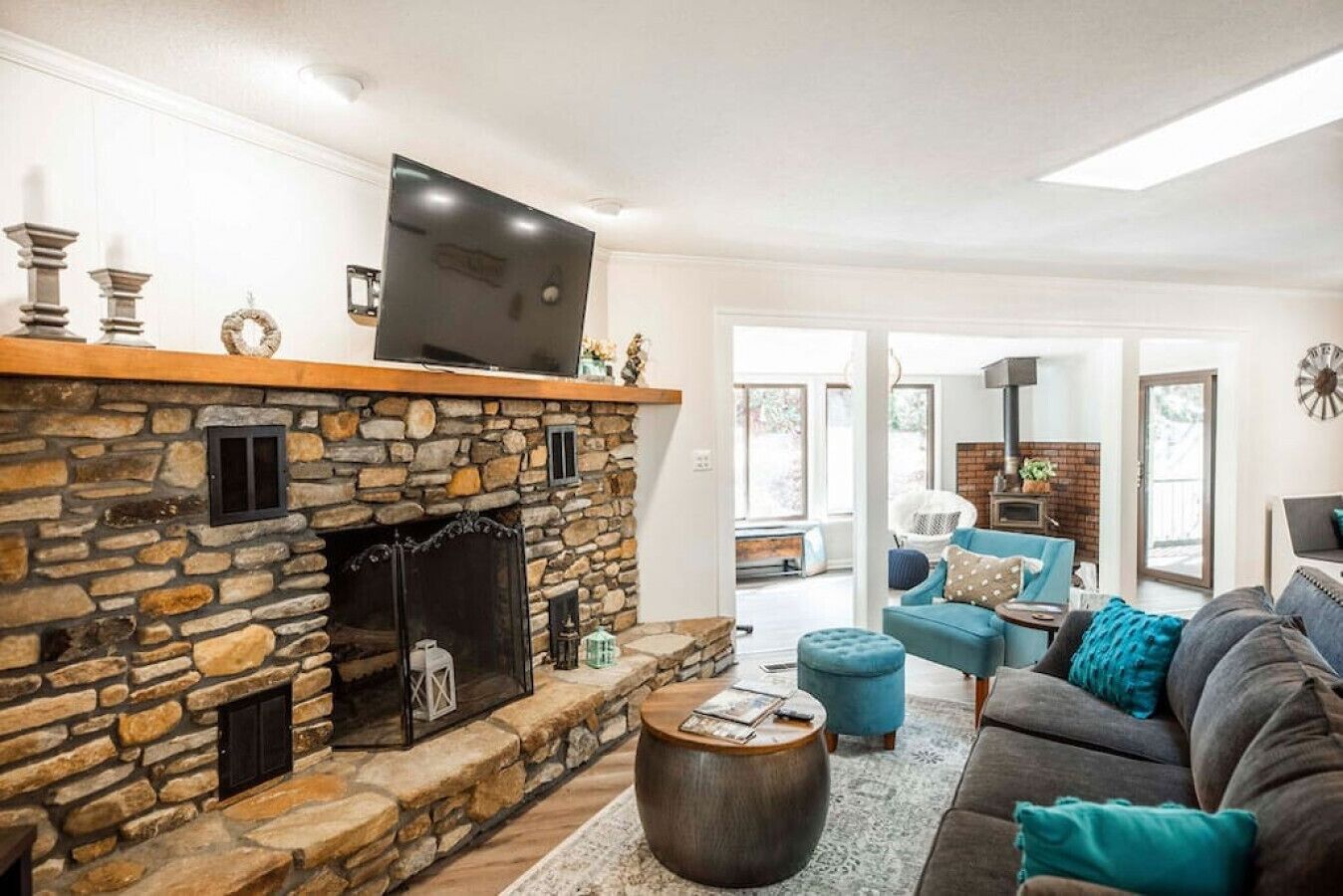 Easy lake access and game room