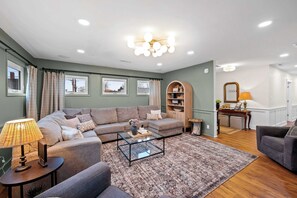 TV, fireplace, video games, stereo