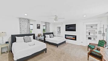 6 habitaciones, escritorio y tabla de planchar con plancha