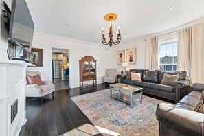 TV, fireplace, video games, stereo - Gather Together - Charming Home for 20 Near Ark! (Williamstown)