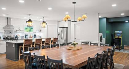Gather Together - Charming Home for 20 Near Ark!