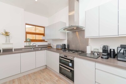 THE SPACE Large House In Afan Forest Bike Park