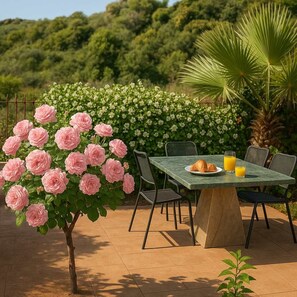 Outdoor dining - Armonia by the Sea - Majestic Seaside Retreat (Petalidi)