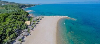 Armonia by the Sea - Majestic Seaside Retreat