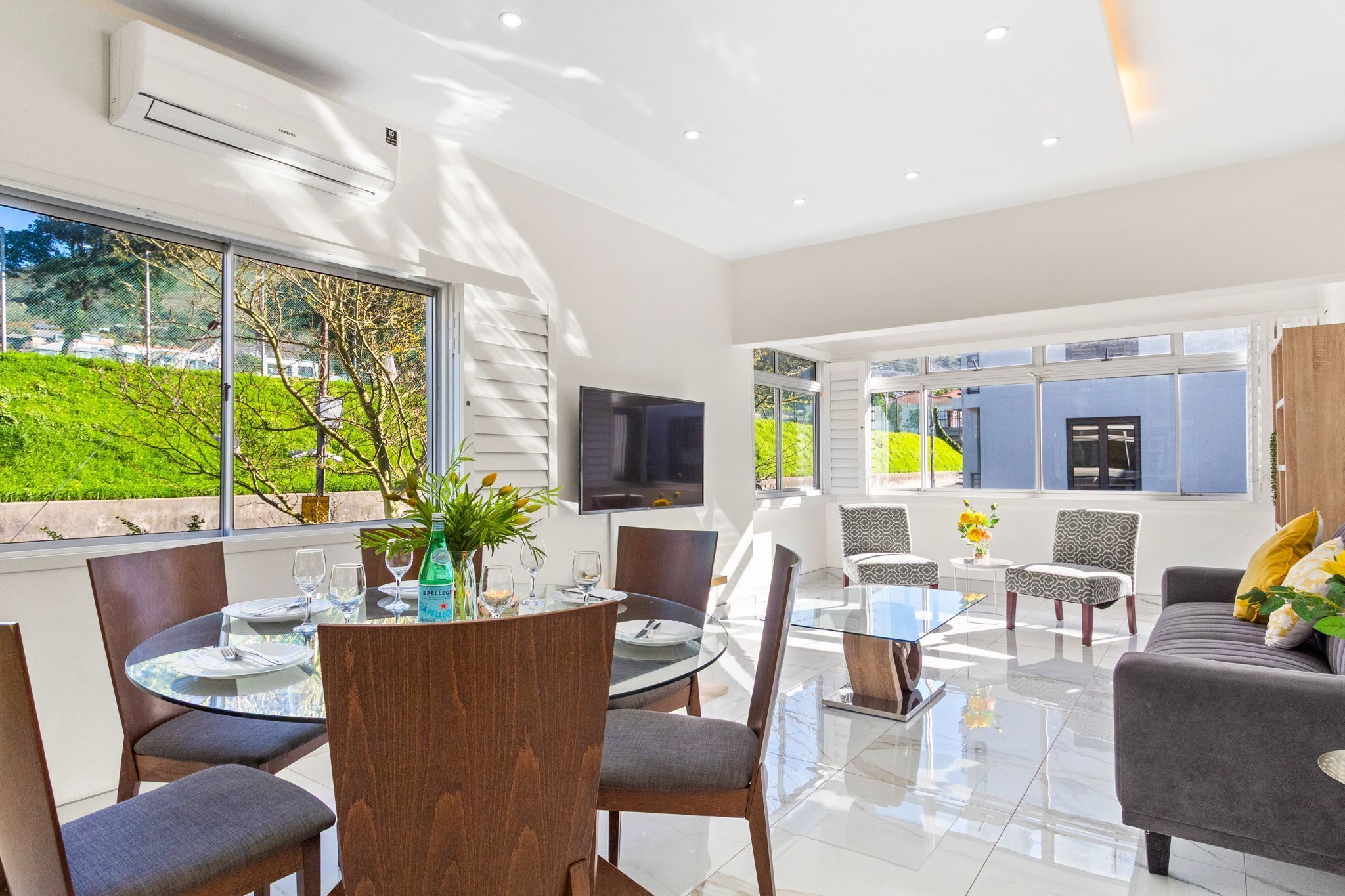 Apartment (2 Bedrooms) | Front of property