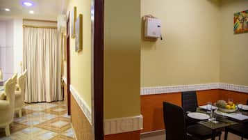 Departamento Deluxe | Servicio a la habitación