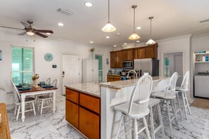 House, 4 Bedrooms | Private kitchen | Fridge, oven, stovetop, coffee/tea maker