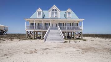 House, 3 Bedrooms | Exterior