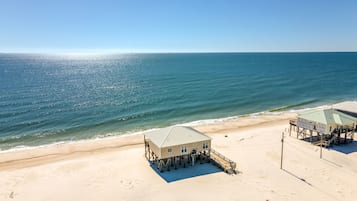 House, 3 Bedrooms | Beach | On the beach, beach towels