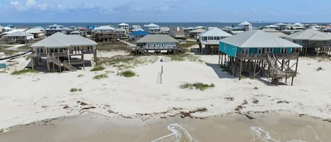House, 3 Bedrooms | Beach