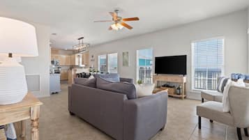 House, 3 Bedrooms | Living area